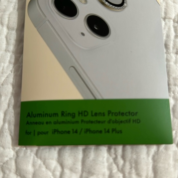 Kate Spade IPhone 14 lens covers - Picture 3 of 3